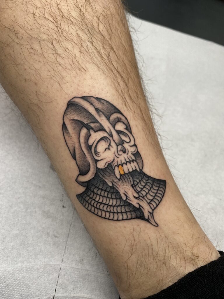 oll-tatoueur-talence-bordeaux-anyway77-medieval-trad-tattoo-tatouage-gravure-16