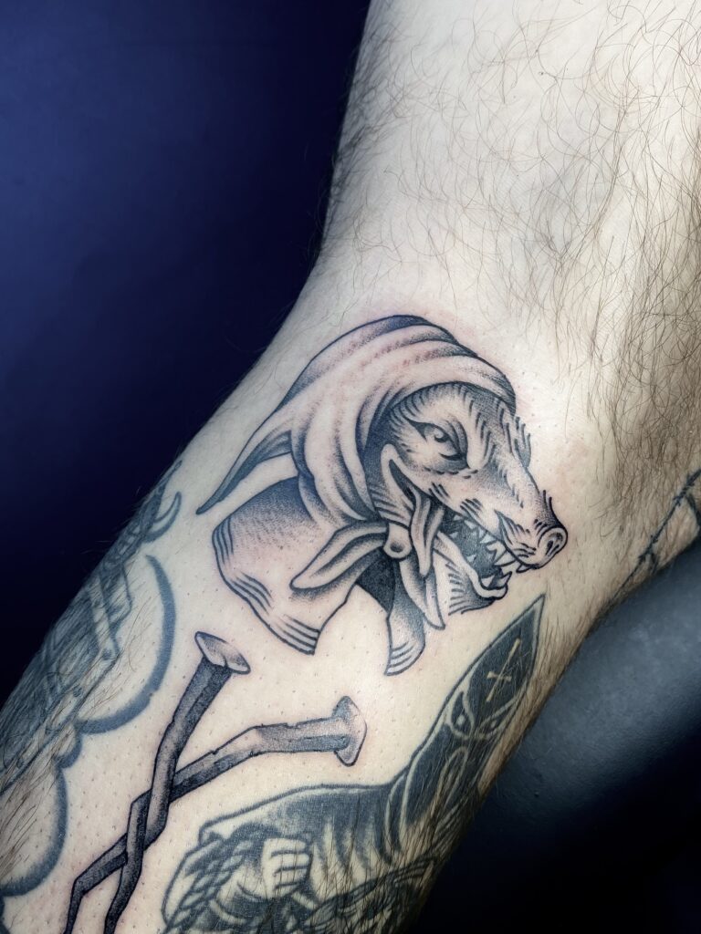 oll-tatoueur-talence-bordeaux-anyway77-medieval-trad-tattoo-tatouage-gravure-17