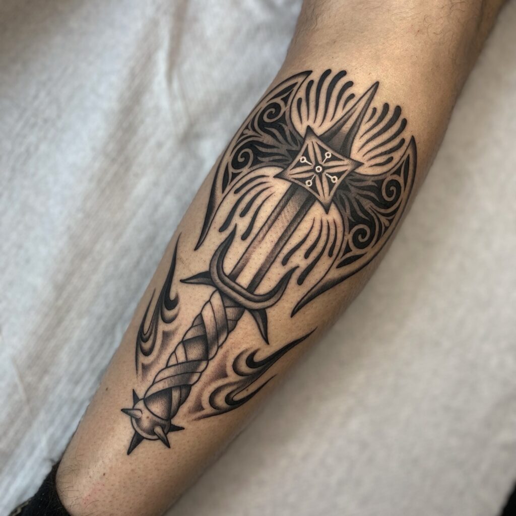 oll-tatoueur-talence-bordeaux-anyway77-medieval-trad-tattoo-tatouage-gravure-5