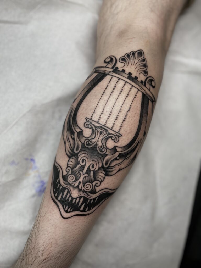 oll-tatoueur-talence-bordeaux-anyway77-medieval-trad-tattoo-tatouage-gravure-8